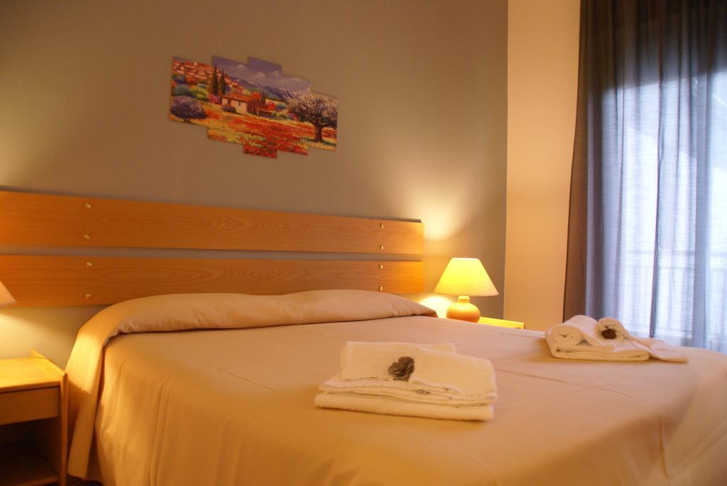 Hotel Rasula Alta グラヴィーナ・ディ・カターニア エクステリア 写真