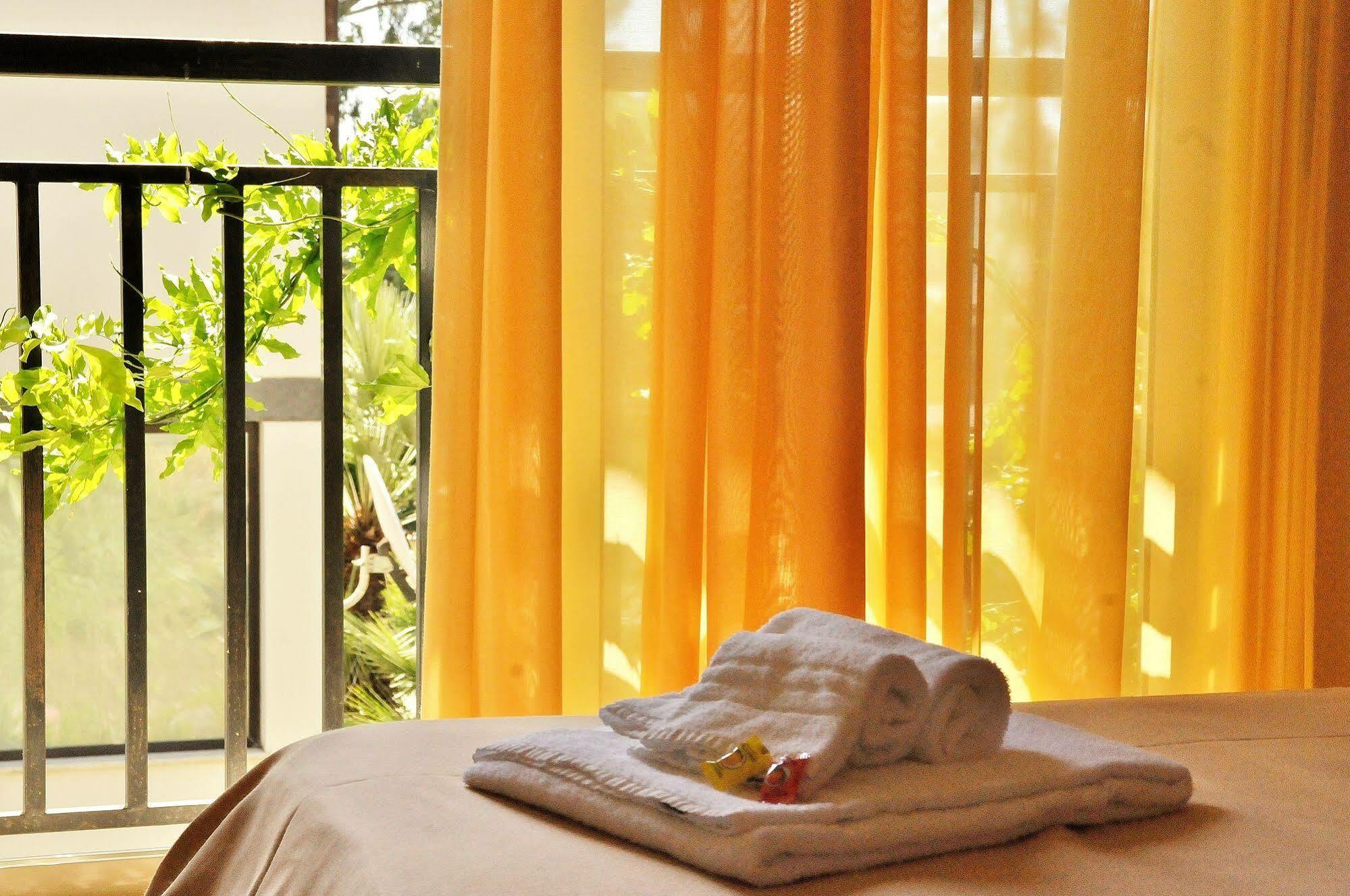 Hotel Rasula Alta グラヴィーナ・ディ・カターニア エクステリア 写真