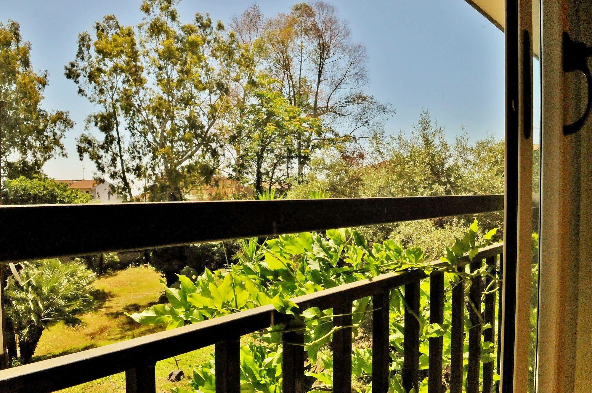 Hotel Rasula Alta グラヴィーナ・ディ・カターニア エクステリア 写真