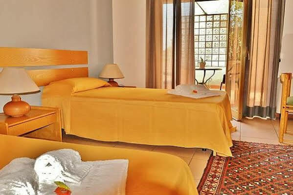 Hotel Rasula Alta グラヴィーナ・ディ・カターニア エクステリア 写真